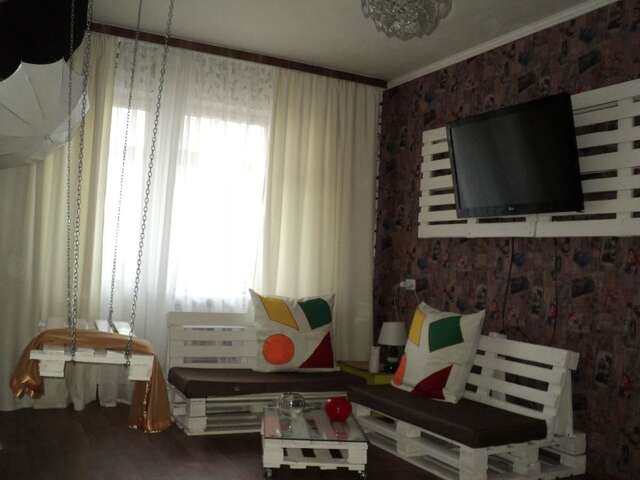 Апартаменты Apartment on Vasylia Stusa St, 10 Белая Церковь-3